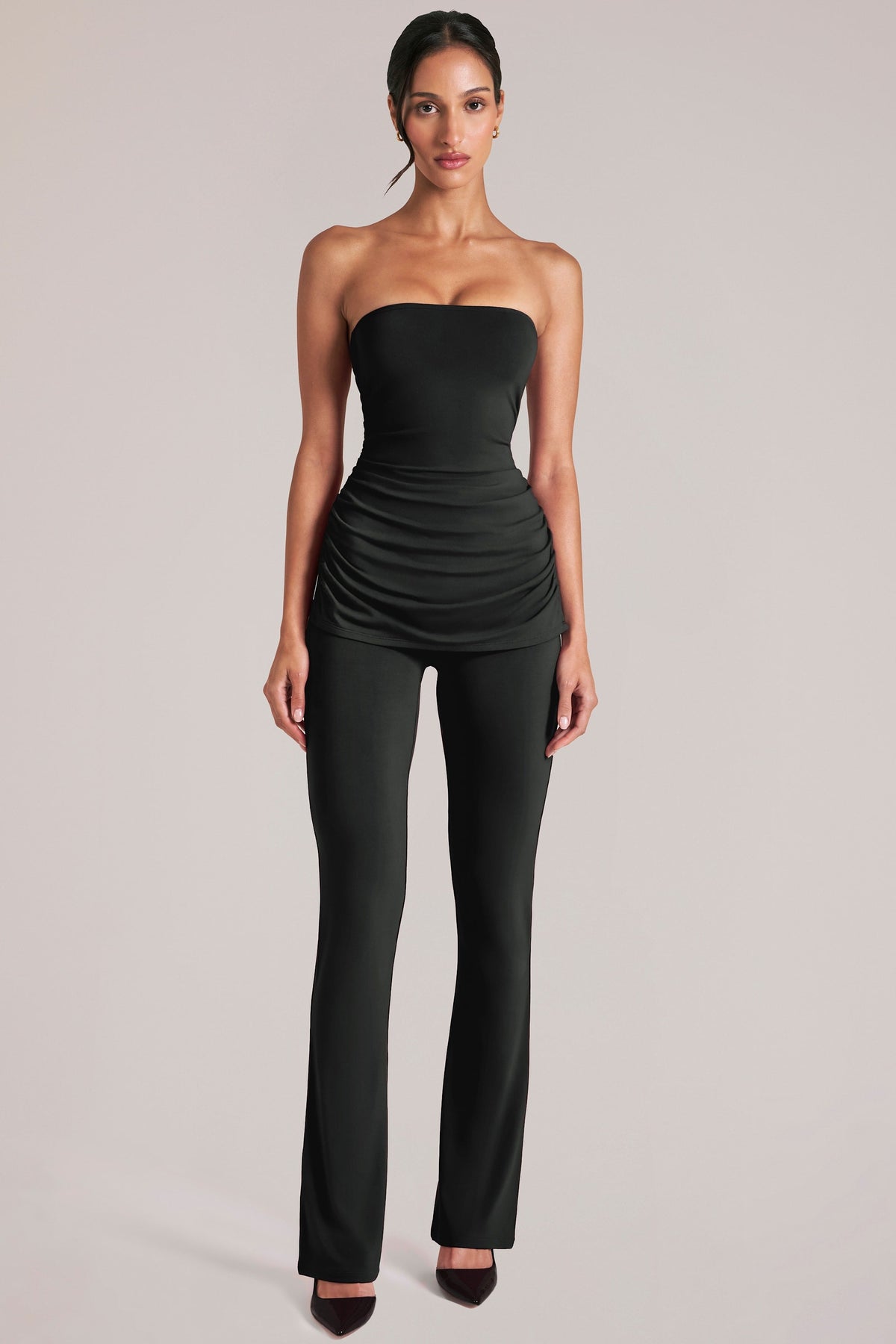 Mid-Rise Fitted Trousers  in Black