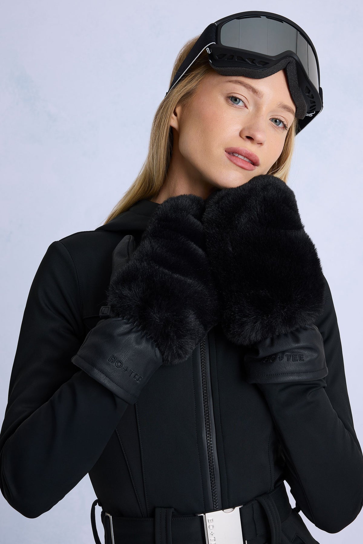 Faux-Fur Gloves in Black