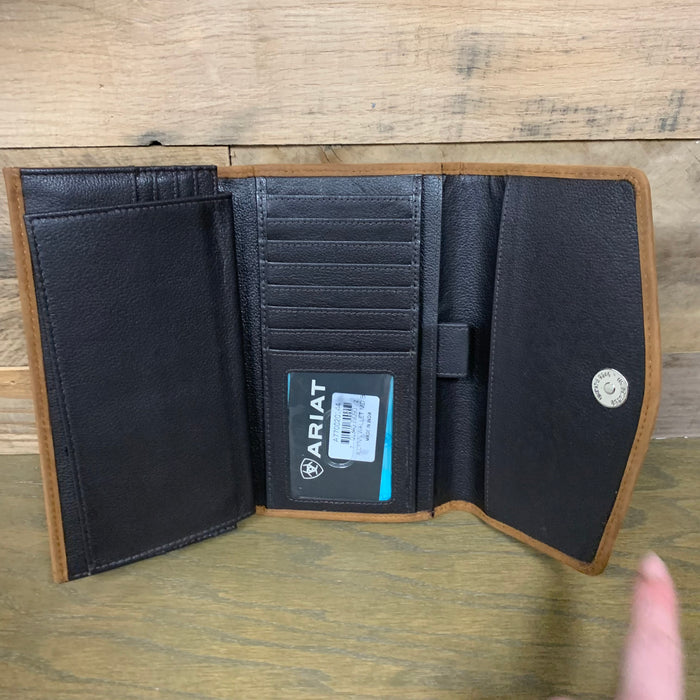 Ariat Women's Lynn Wallet in Medium Brown