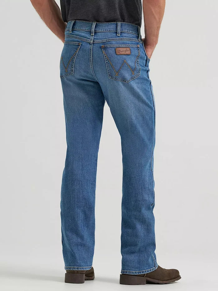 Wrangler Retro Men's Relaxed Bootcut Jean in Evan