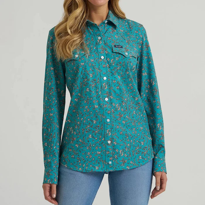 Wrangler Women's L/S Aria Performance Button Up Shirt in Green